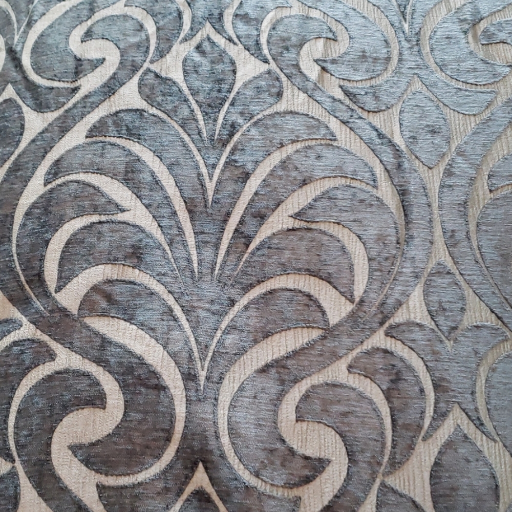 Pier 1 Full / Queen Comforter